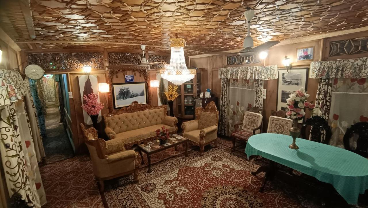 Srīnagar Heritage Geneva House Boat מראה חיצוני תמונה