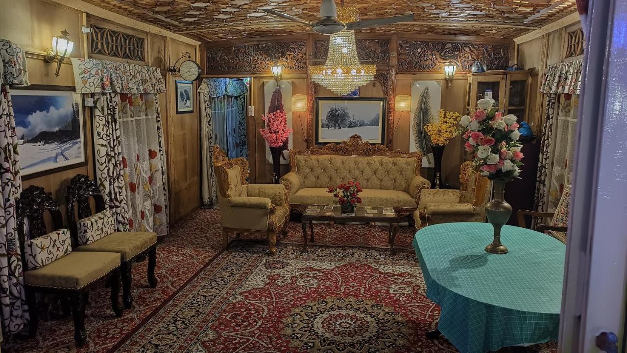 Srīnagar Heritage Geneva House Boat מראה חיצוני תמונה