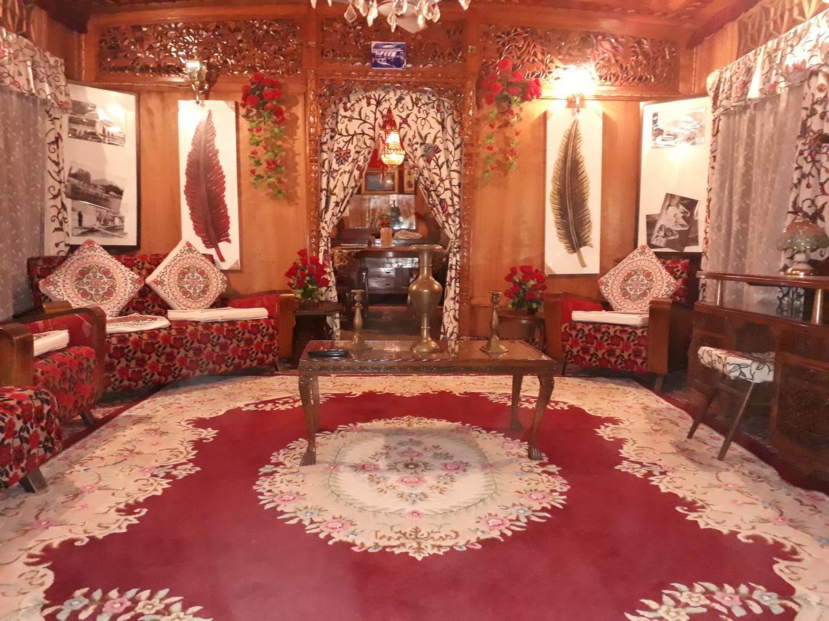 Srīnagar Heritage Geneva House Boat מראה חיצוני תמונה