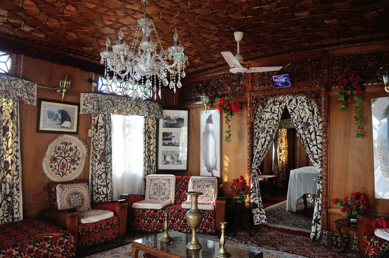 Srīnagar Heritage Geneva House Boat מראה חיצוני תמונה