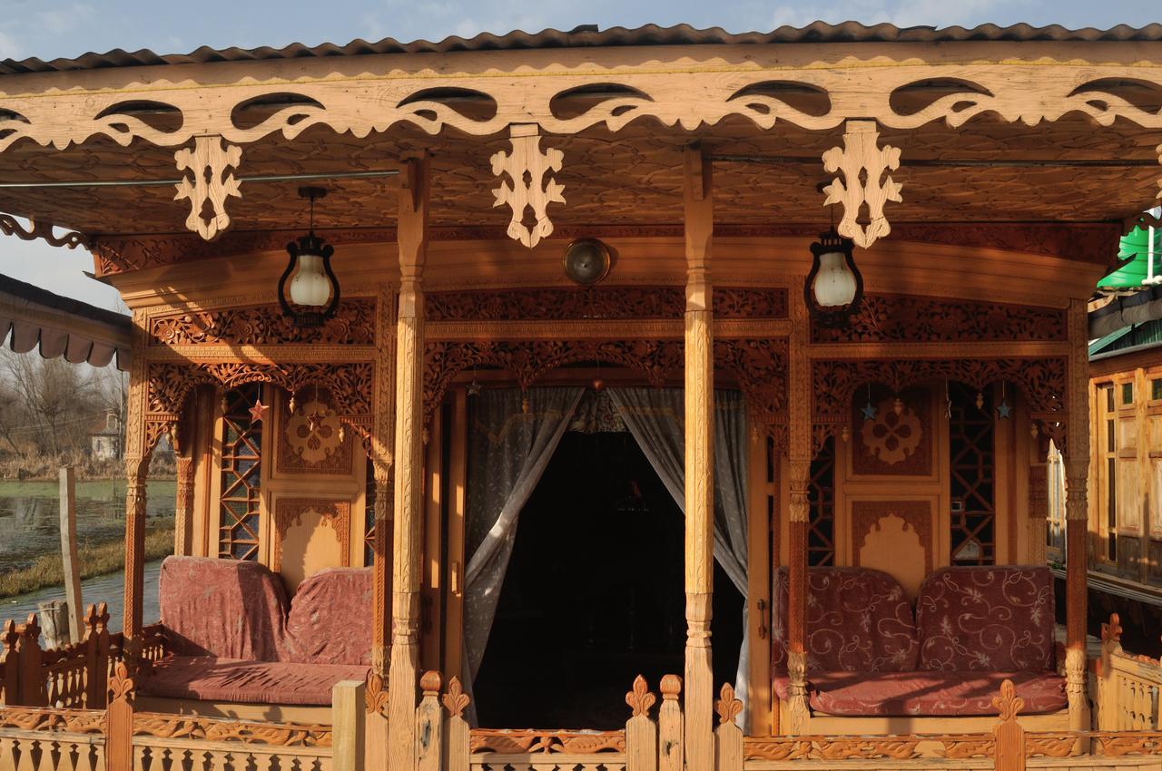 Srīnagar Heritage Geneva House Boat מראה חיצוני תמונה