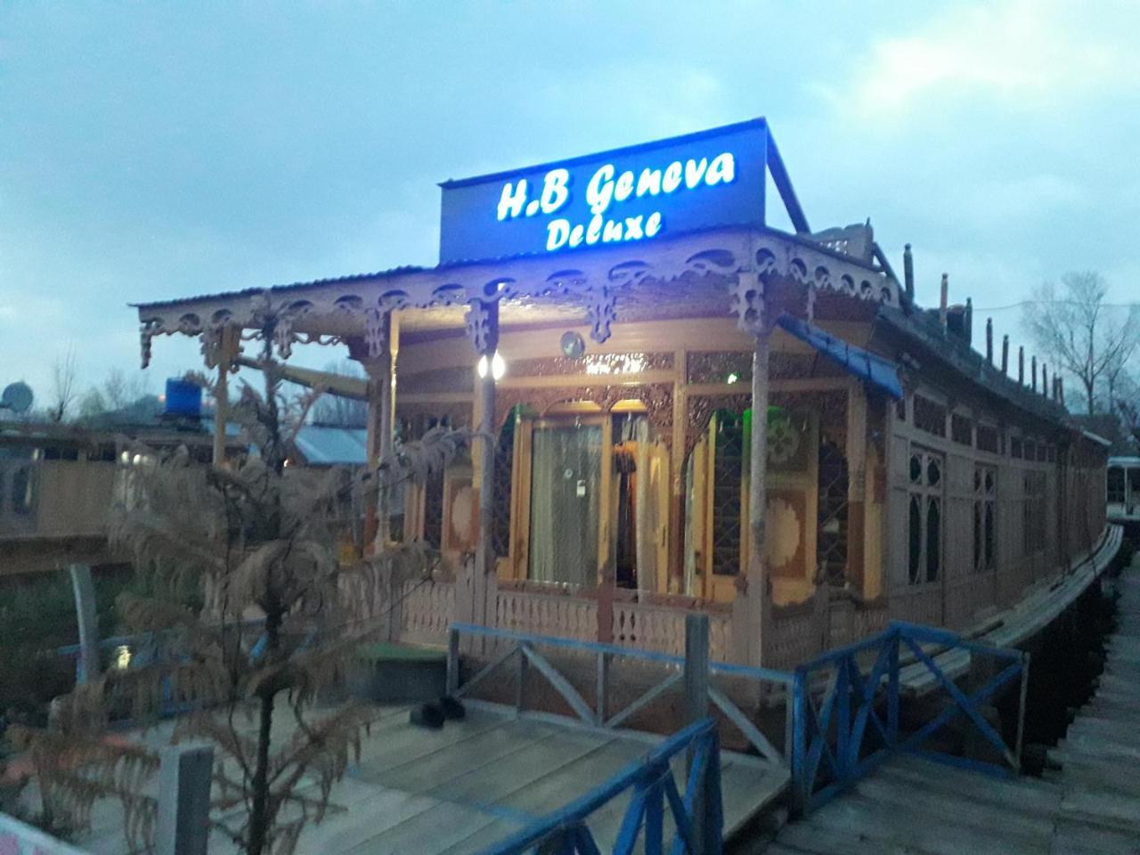 Srīnagar Heritage Geneva House Boat מראה חיצוני תמונה