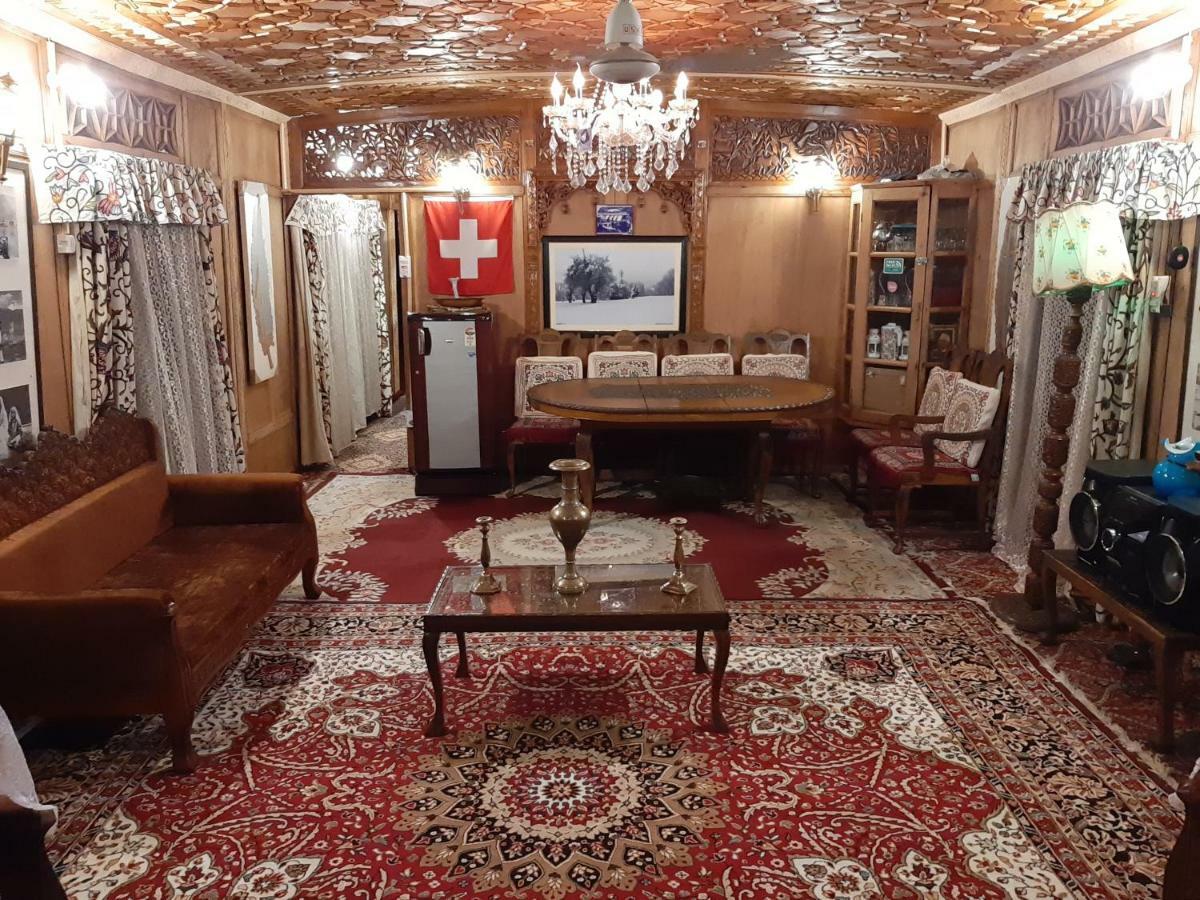 Srīnagar Heritage Geneva House Boat מראה חיצוני תמונה